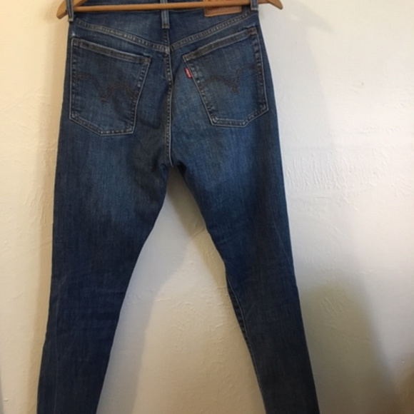 Levi's Wedgie Skinny Jean - Picture 2 of 4